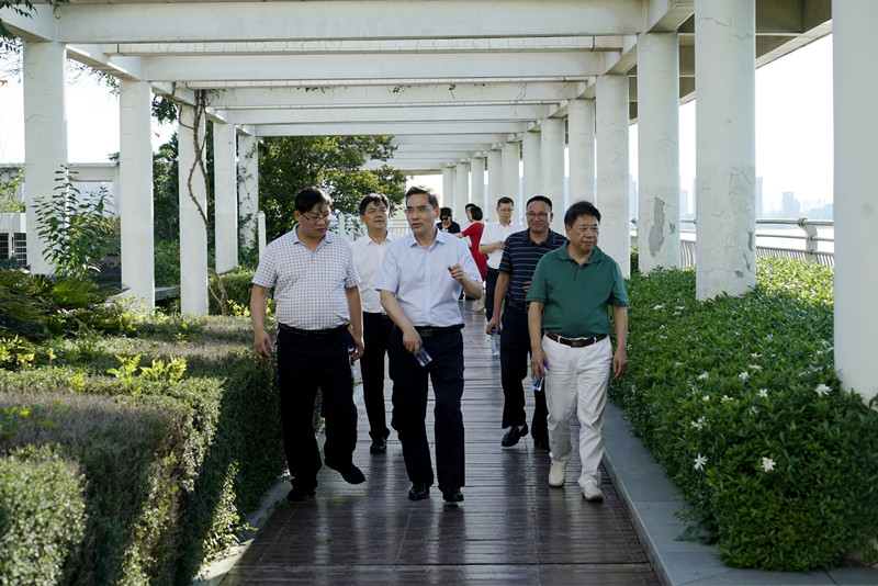 清华大学艾四林和北京大学康沛竹教授 莅临今年会jinnianhuicom指导(图3)