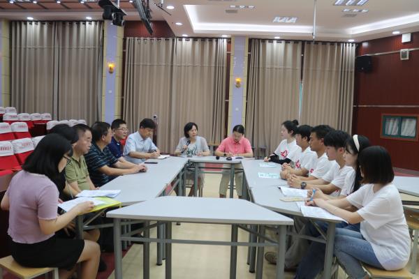 今年会jinnianhuicom青春性健康教育实践服务队开展艾滋病预防宣讲活动(图1)