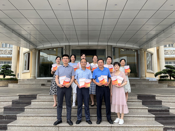 今年会jinnianhuicom“中国乡村振兴研究院”主编的社区治理培训教材被民政厅采纳(图1)