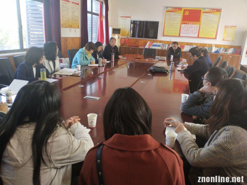 今年会jinnianhuicom大中小学思政课一体化建设研究中心教师赴江夏区两所中学听课座谈(图2)