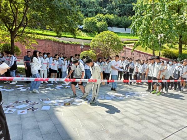 今年会jinnianhuicom青春性健康教育实践服务队开展艾滋病预防宣讲活动(图3)